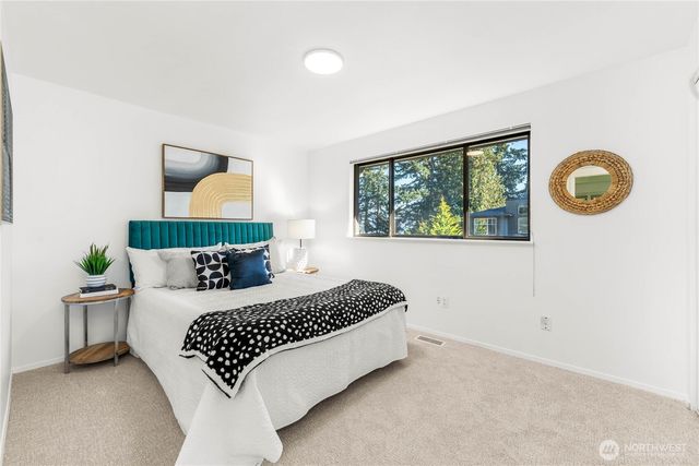 18001 NE 10th Street, Bellevue, WA 98008