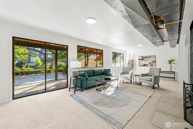 18001 NE 10th Street, Bellevue, WA 98008