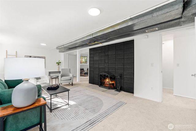 18001 NE 10th Street, Bellevue, WA 98008