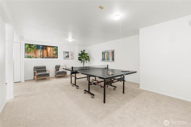 18001 NE 10th Street, Bellevue, WA 98008