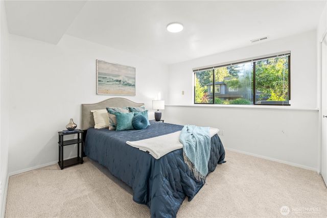 18001 NE 10th Street, Bellevue, WA 98008