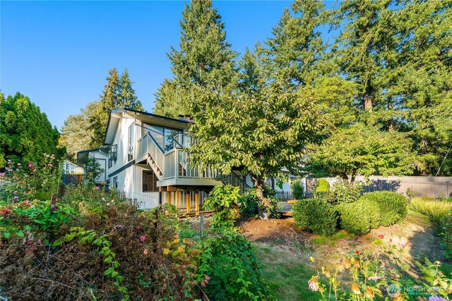18001 NE 10th Street, Bellevue, WA 98008