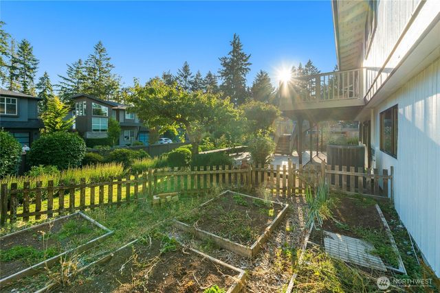 18001 NE 10th Street, Bellevue, WA 98008