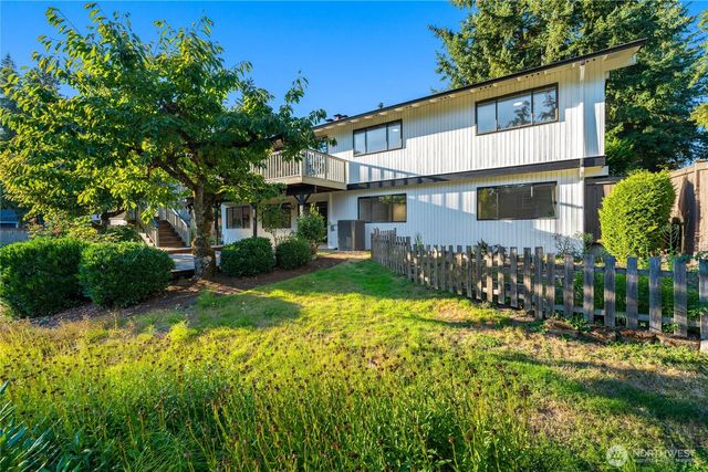18001 NE 10th Street, Bellevue, WA 98008
