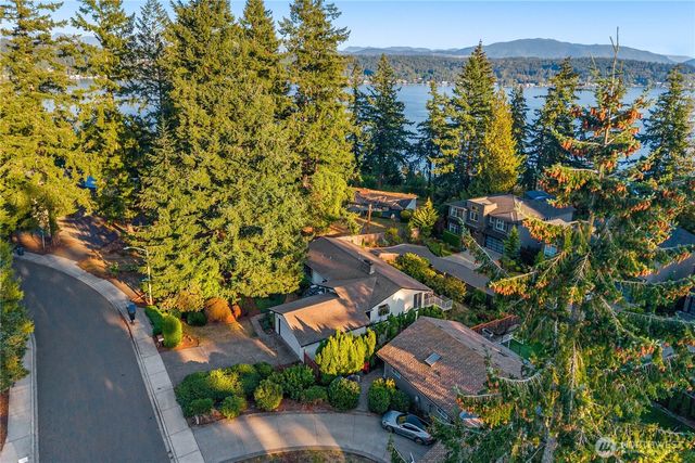 18001 NE 10th Street, Bellevue, WA 98008