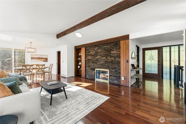 18001 NE 10th Street, Bellevue, WA 98008