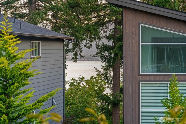 18001 NE 10th Street, Bellevue, WA 98008