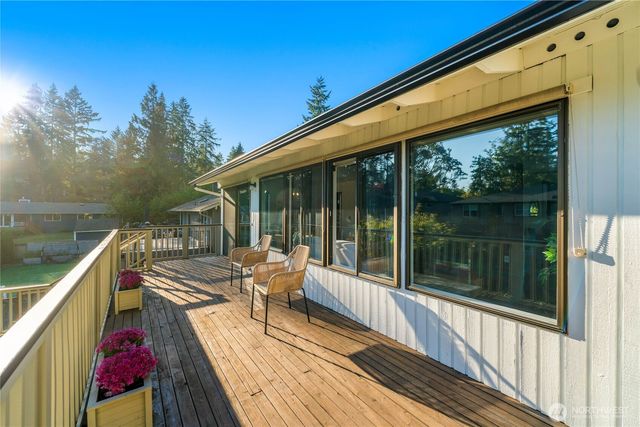 18001 NE 10th Street, Bellevue, WA 98008
