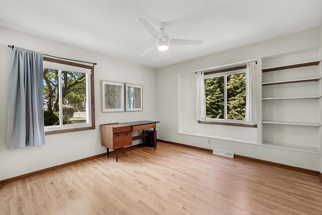 7364 N Braeburn LANE, Glendale, WI 53209