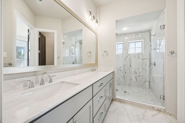305 Sunset Lane 103, Fort Worth, TX 76114