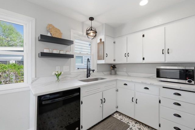 713 Dempsey Road, Madison, WI 53714