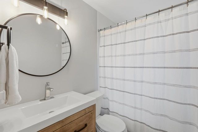 713 Dempsey Road, Madison, WI 53714