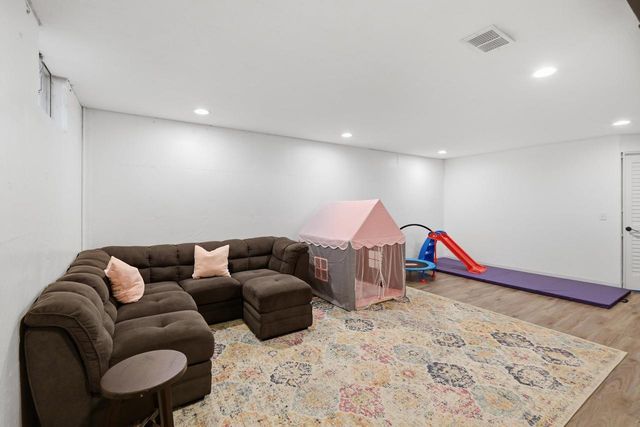 713 Dempsey Road, Madison, WI 53714