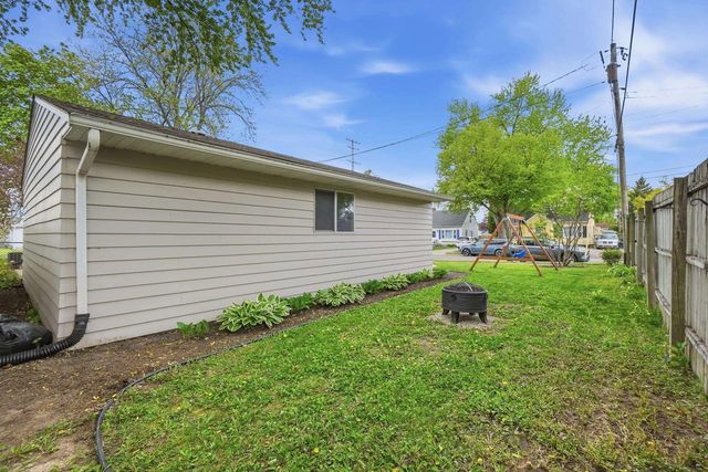 713 Dempsey Road, Madison, WI 53714