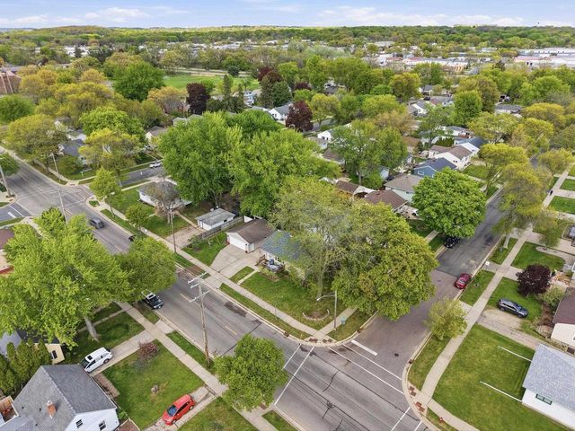 713 Dempsey Road, Madison, WI 53714