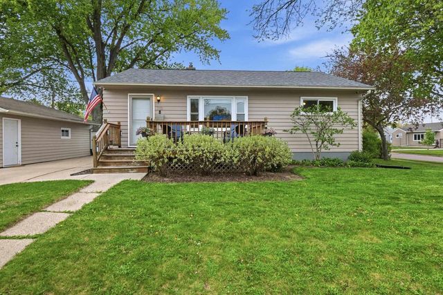 713 Dempsey Road, Madison, WI 53714