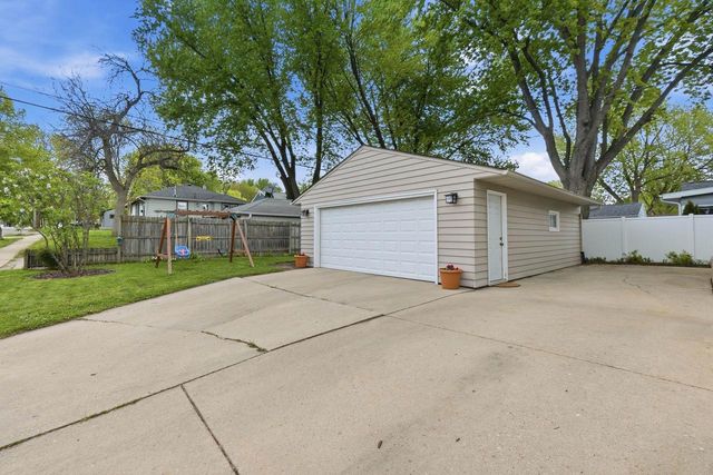 713 Dempsey Road, Madison, WI 53714