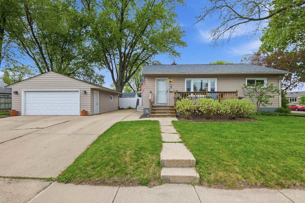 713 Dempsey Road, Madison, WI 53714