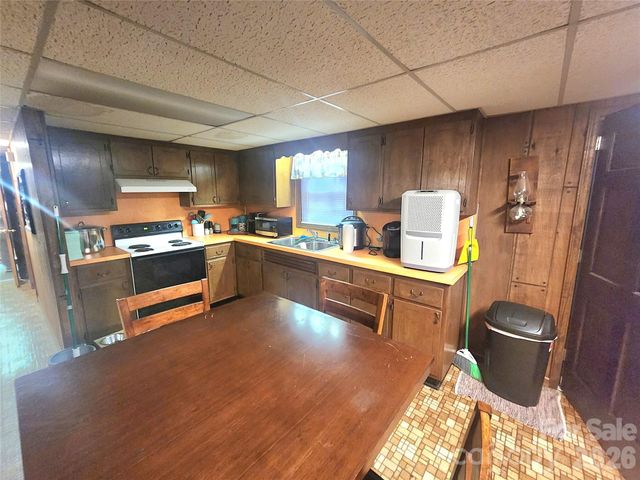 7723 Shoupes Grove Church Road, Hickory, NC 28602