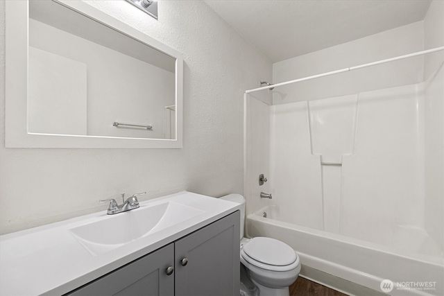 210 Chicago Boulevard S, Pacific, WA 98047