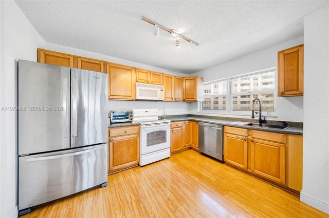 1825 S Ocean Dr 708, Hallandale Beach, FL 33009