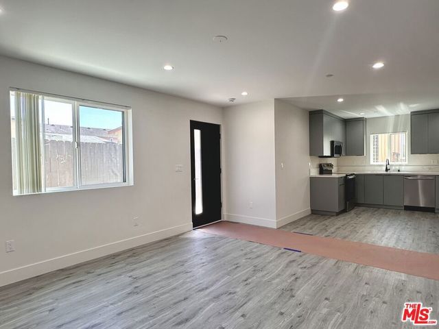 11512 Oxford Avenue F, Hawthorne, CA 90250