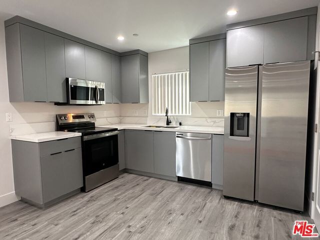 11512 Oxford Avenue F, Hawthorne, CA 90250