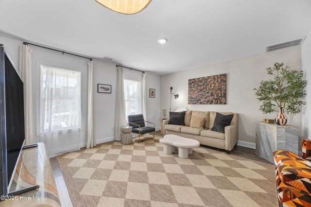 903 Walnut Street, Wilmington, NC 28401