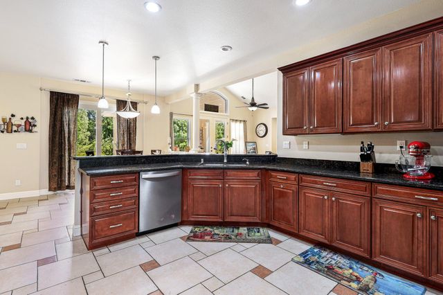 22171 Meyer Road, Bella Vista, CA 96008