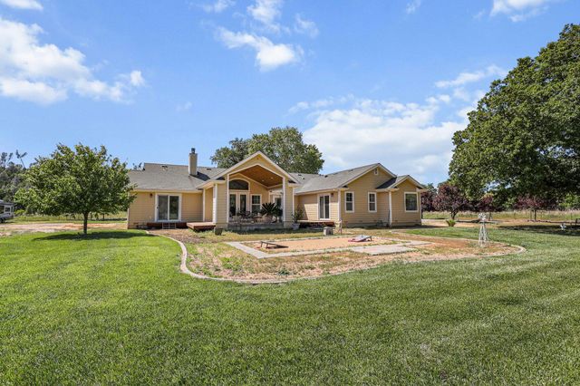 22171 Meyer Road, Bella Vista, CA 96008