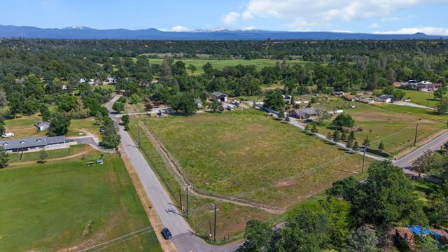 22171 Meyer Road, Bella Vista, CA 96008