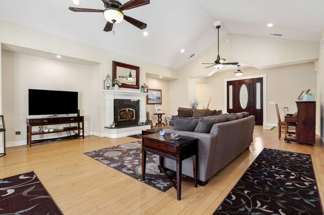 22171 Meyer Road, Bella Vista, CA 96008