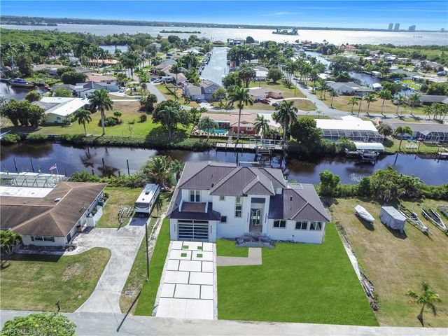 1732 Cascade WAY, North Fort Myers, FL 33901