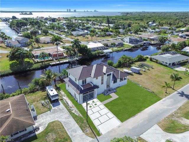 1732 Cascade WAY, North Fort Myers, FL 33901