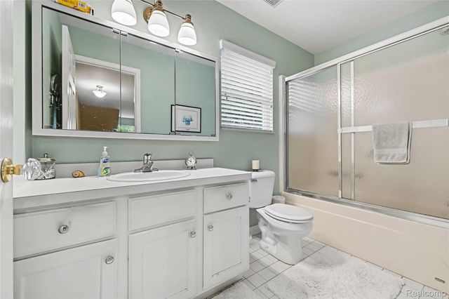 5169 Whipple Lake Road, Independence Charter Township, MI 48348
