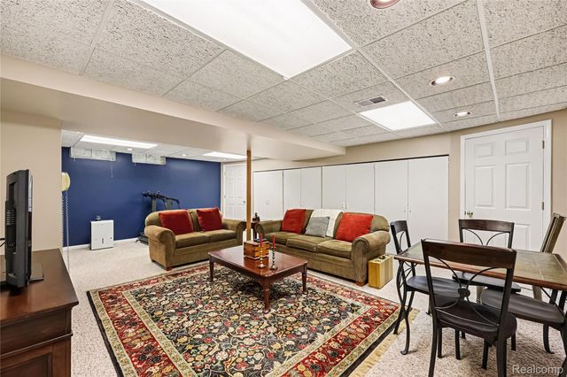 5169 Whipple Lake Road, Independence Charter Township, MI 48348