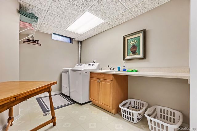 5169 Whipple Lake Road, Independence Charter Township, MI 48348