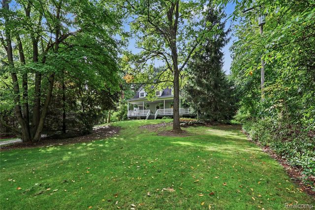 5169 Whipple Lake Road, Independence Charter Township, MI 48348