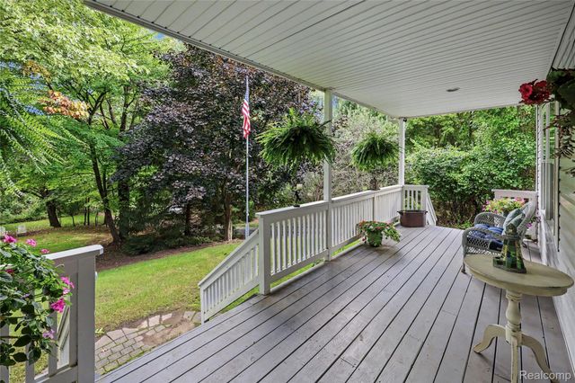 5169 Whipple Lake Road, Independence Charter Township, MI 48348
