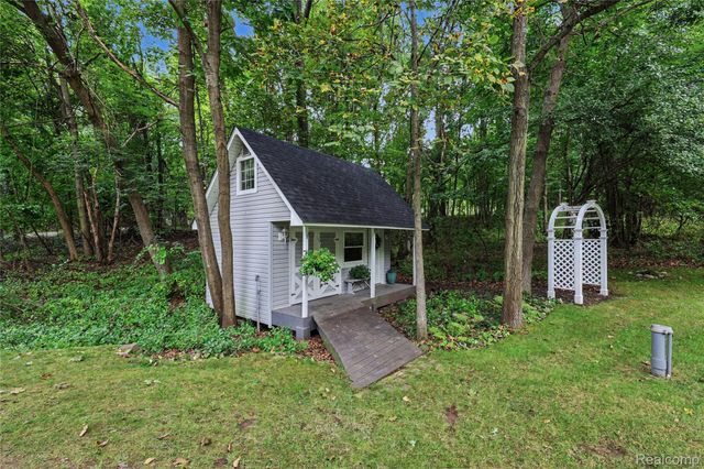 5169 Whipple Lake Road, Independence Charter Township, MI 48348