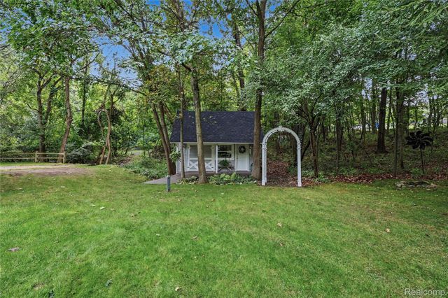 5169 Whipple Lake Road, Independence Charter Township, MI 48348