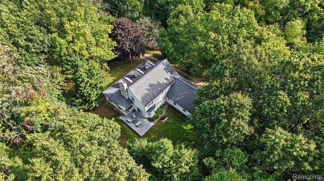 5169 Whipple Lake Road, Independence Charter Township, MI 48348