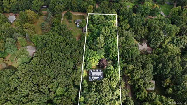5169 Whipple Lake Road, Independence Charter Township, MI 48348