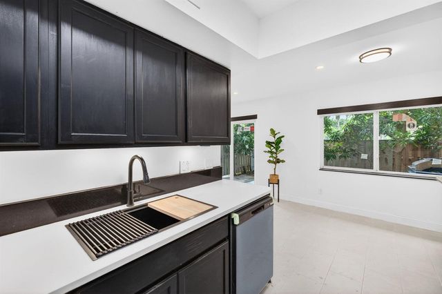 5611 NW 21st Street 8-a, Lauderhill, FL 33313