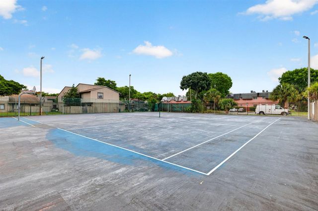 5611 NW 21st Street 8-a, Lauderhill, FL 33313