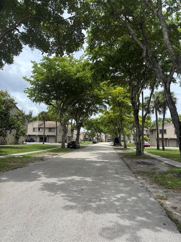 5611 NW 21st Street 8-a, Lauderhill, FL 33313