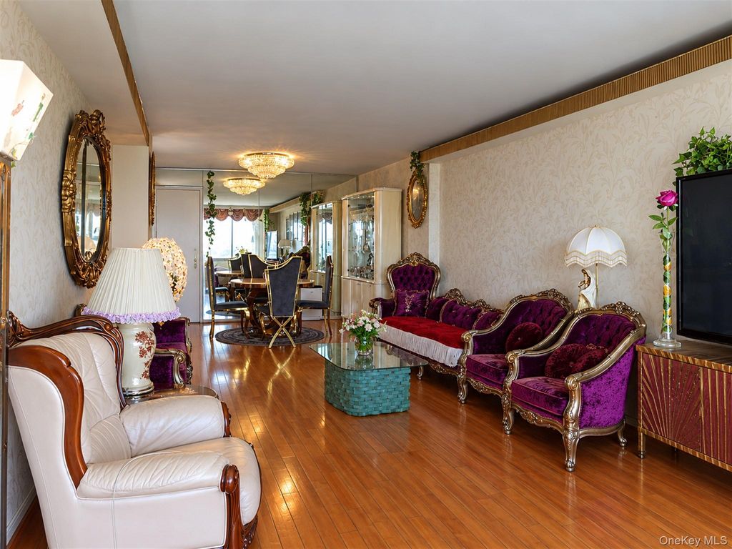 61-20 Grand Central Parkway C1102, Forest Hills, NY 11375 — exterior