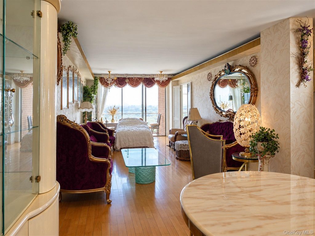 61-20 Grand Central Parkway C1102, Forest Hills, NY 11375 — photo 2