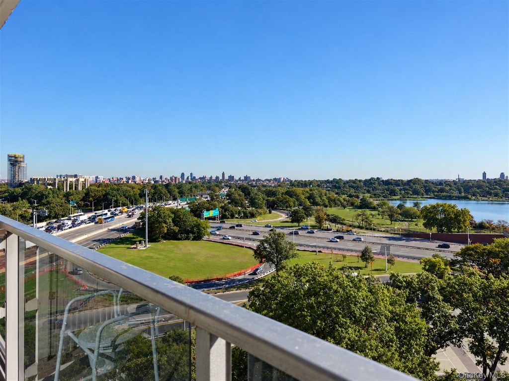 61-20 Grand Central Parkway C1102, Forest Hills, NY 11375 — photo 5
