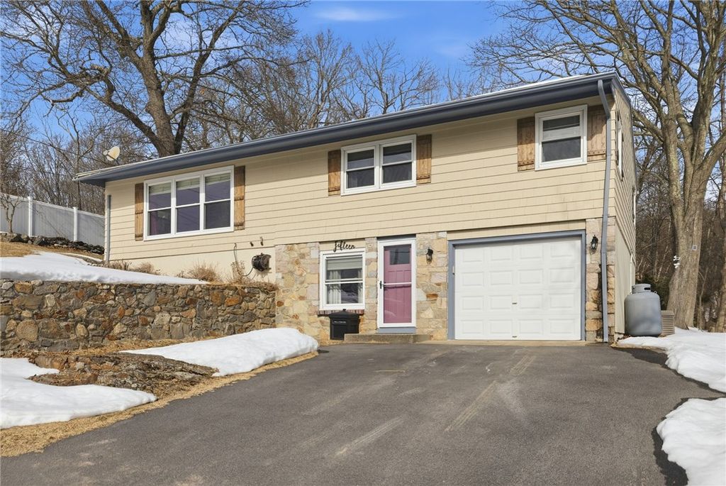 15 Anita Road, Johnston, RI 02919